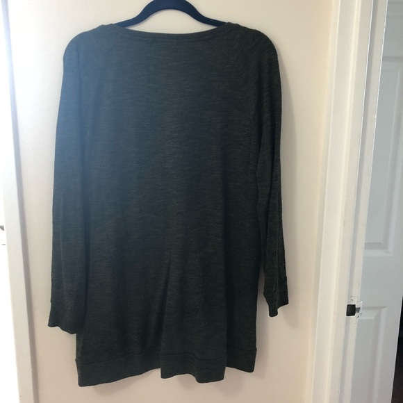 Love & Legend long sleeve shirt - Picture 3 of 3